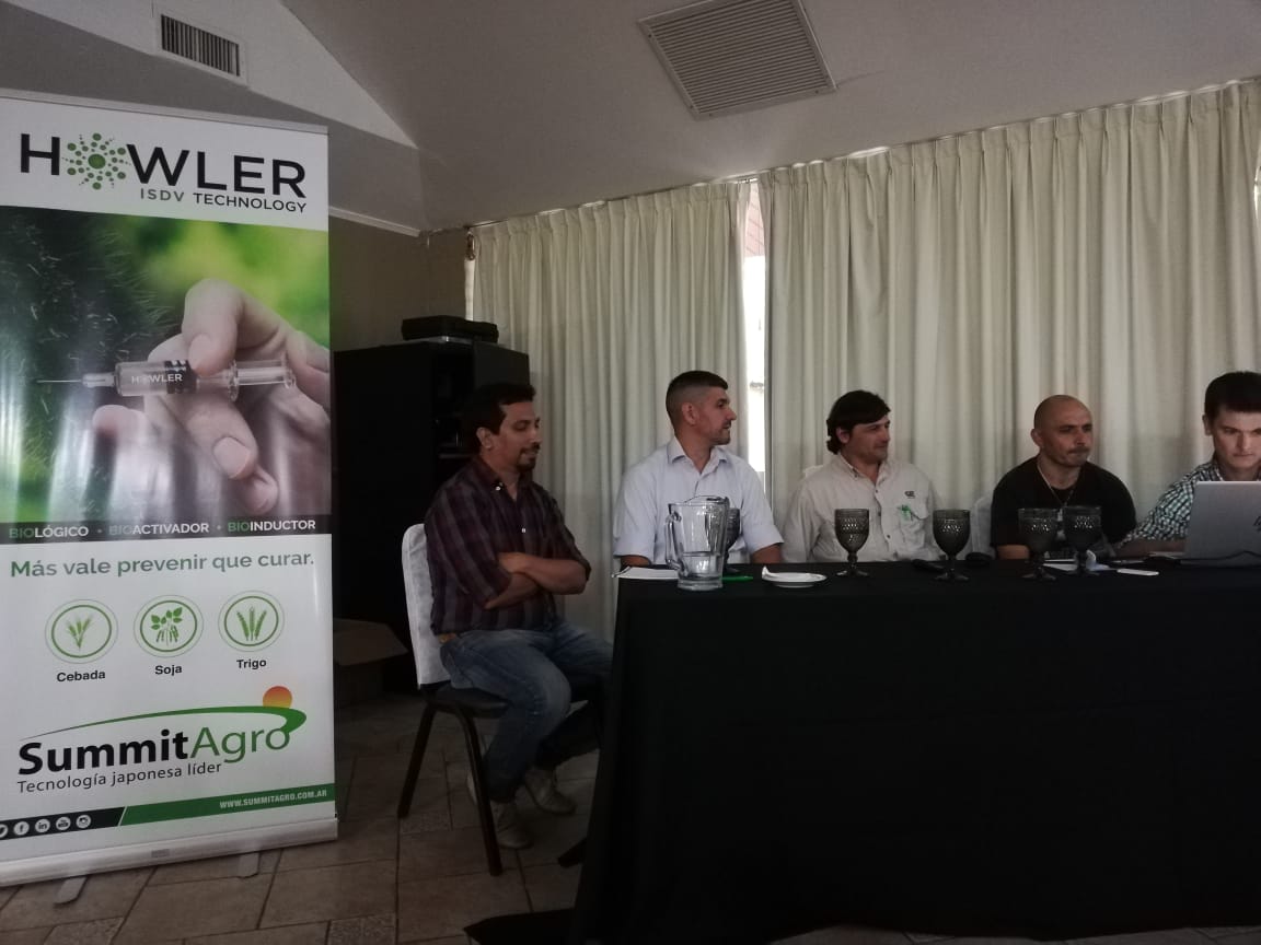 LattanziMauri's tweet photo. Panel compartiendo experiencias  de Howler Soja y Trigo !!!! Excelente jornada!!! Summit-agro Villa  Gral. Belgrano.. https://t.co/TxZLm6YEMX