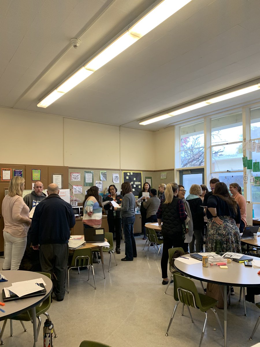 Angela_Victor1's tweet photo. @MtDiabloUSD @FairOaksES staff involved in @AVID4College structures while learning about focused note taking. #12days #whenistheclassparty? https://t.co/qyr68IFP2U