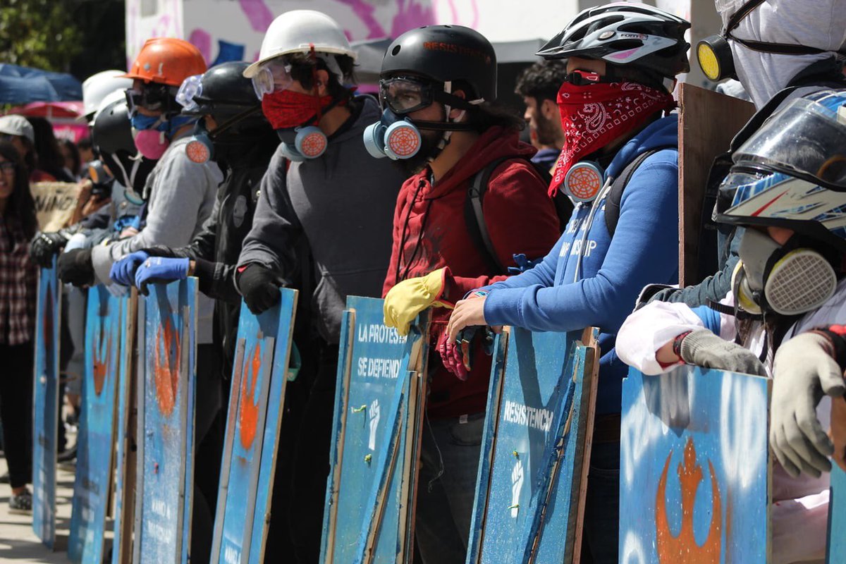 vivianmoncalean's tweet image. #ElParoContinua4D #sipudimos Hoy marché con indígenas, campesinos, afros, sindicalistas personas mayores, tribus urbanas, ambientalistas, feministas, perros, artistas, estudiantes y jóvenes y nos cuidó La primera línea, no vi Esmad ni policía, fue una marcha con propósito.Hermoso