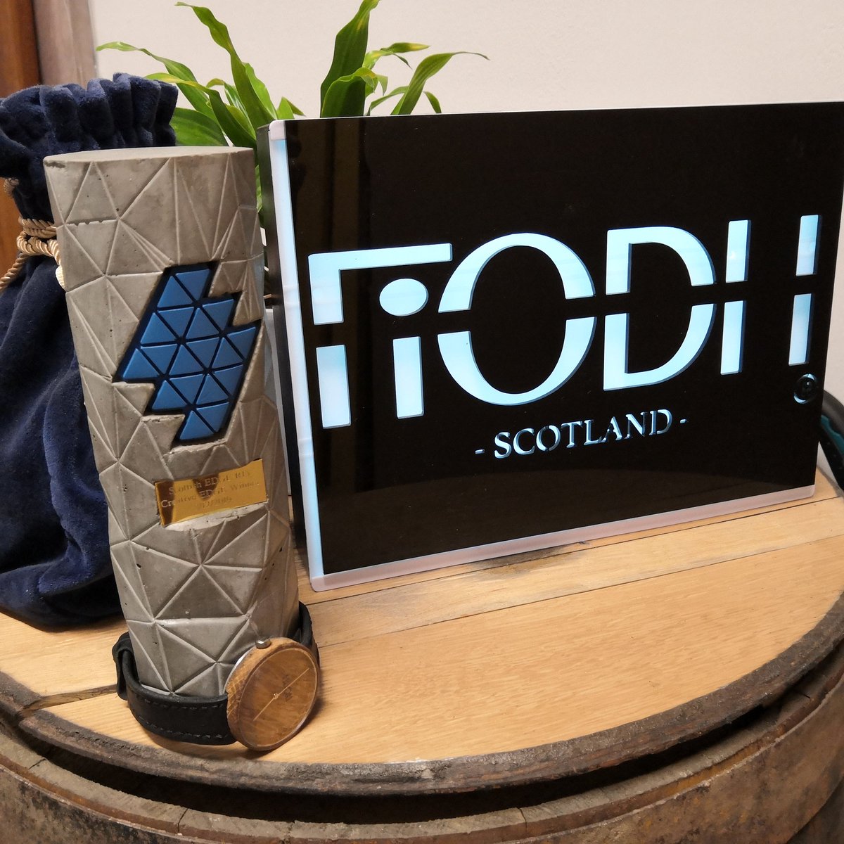 FiodhScotland's tweet photo. Won the Young Edge / Creative Edge last night! #ScottishEdge15 #YoungEdge #CreativeEdge https://t.co/hnLSI6B9CC