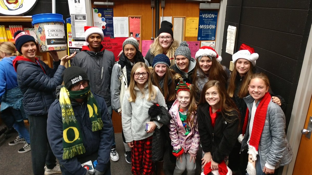 jmuzzalupo's tweet photo. @wmscats  choir and @DavidsonChoirs go Christmas caroling tonight! https://t.co/5hyGHOXgLm