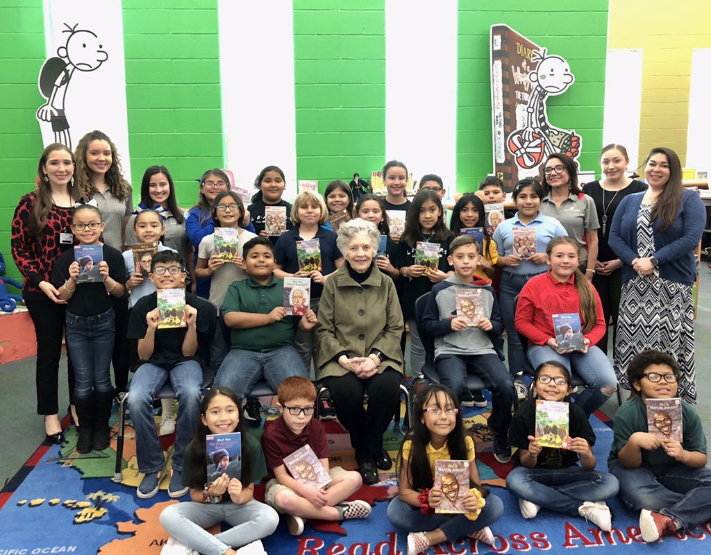 Thank you Port of Corpus Christi for donating chapter books to our @CCISD Student Council members today! We appreciate your kindness @PoccaPort! #rewardingleaders #CCISDProud