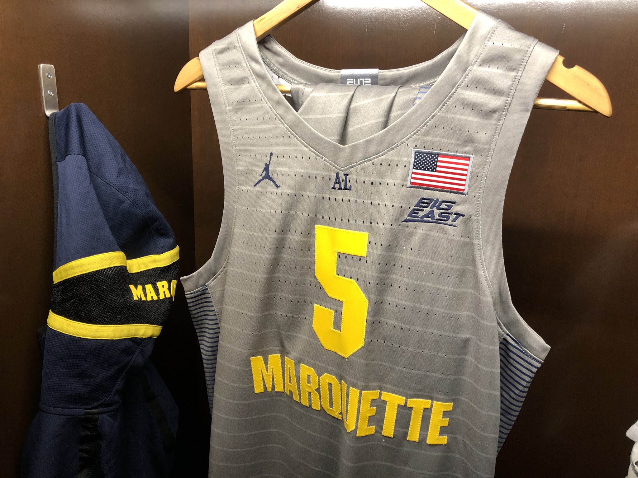 marquette university basketball jersey