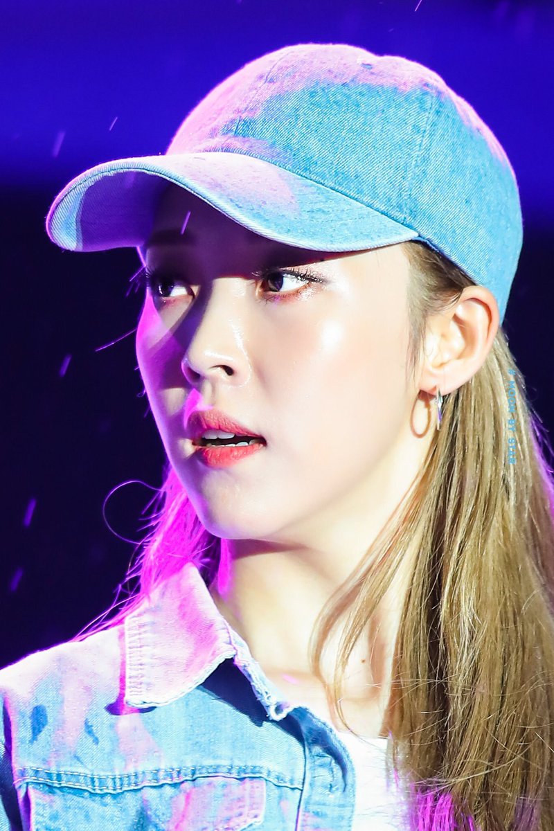 saw a tweet talking about byul's lower teeth, so here you go