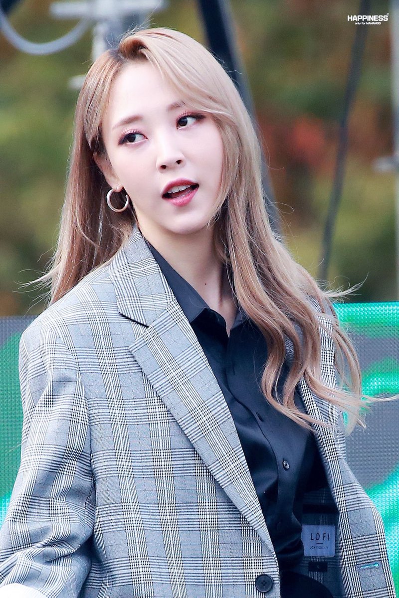 saw a tweet talking about byul's lower teeth, so here you go