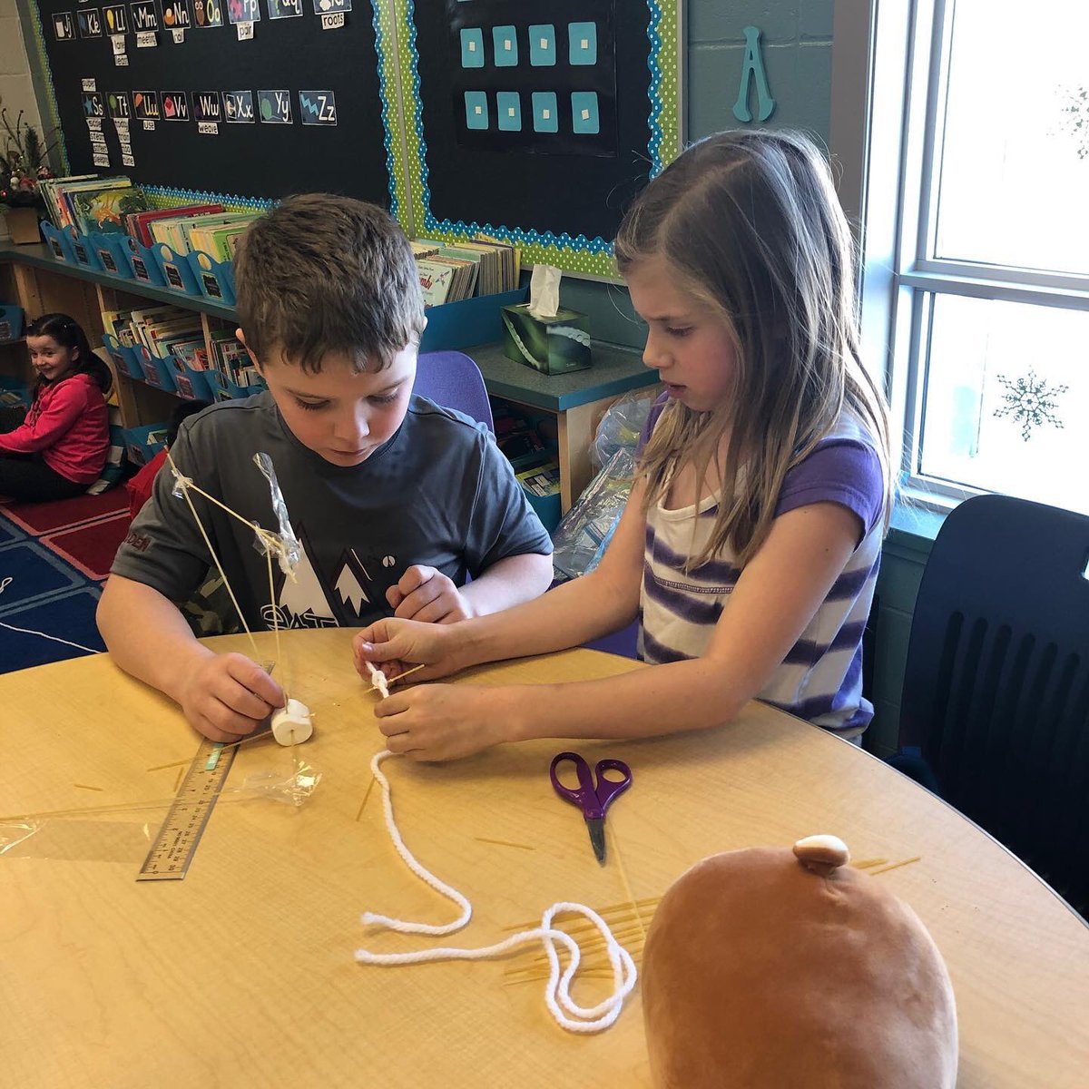 BathroomTrailer's tweet photo. #EKB #Followback RT: setonschoolRD The level of concentration π―... Here is 3D building spaghetti towers to start off our Building & Testing unit #architecture #sesrd #stemeducation https://t.co/sUgQZnDlg0