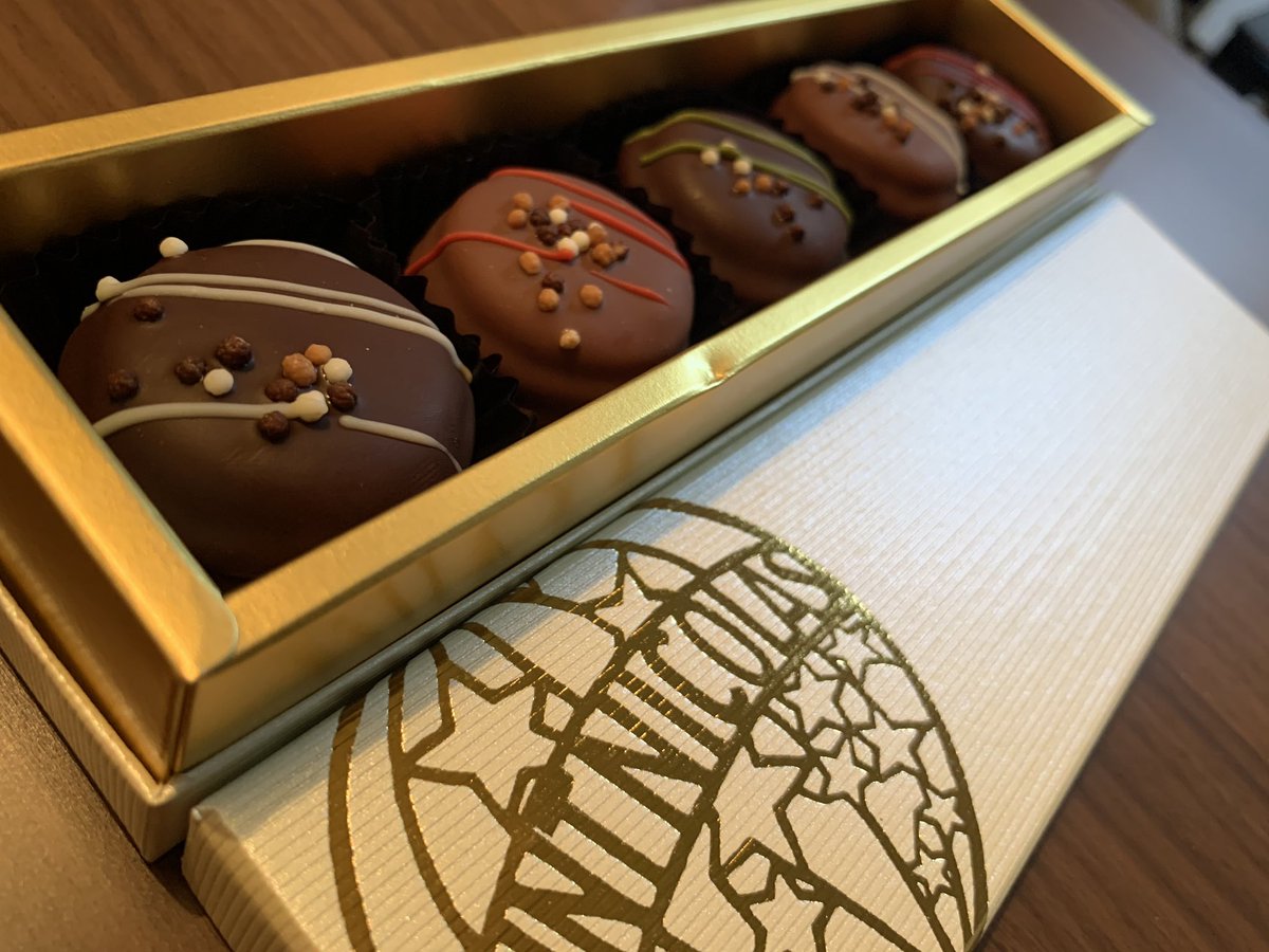 渋井しほり パンダと肉とチョコレート愛 金沢 サンニコラ ニコロン ラベンダーはちみつ 加賀棒茶 能登栗など購入 初めてきた時はチョコの巨匠と一緒で バイトさんしかいなかったので誰かわかんなかったみたい 知ったらびっくりするんだろうな と