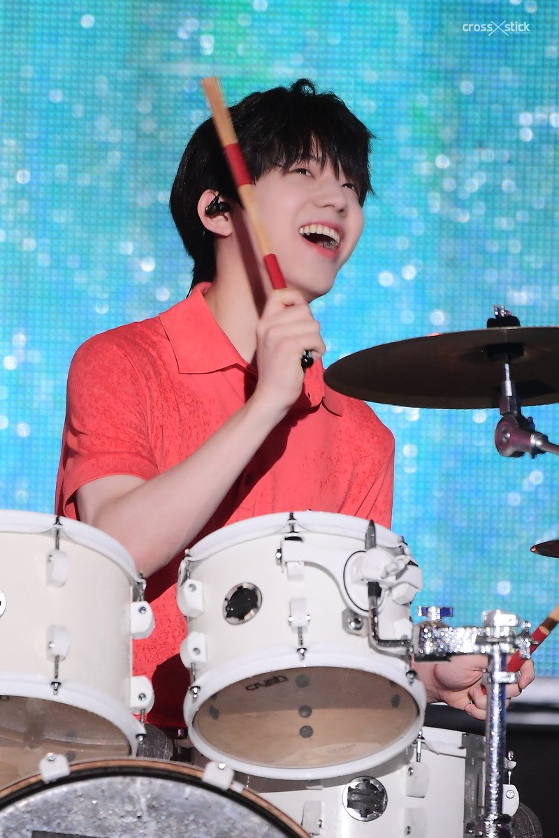 190727 
#데이식스 #DAY6 #도운 #Dowoon 
<a href="/Dw_day6_drummer/">윤도운</a>

널 닯은 하얀 눈이 내려와 🌨