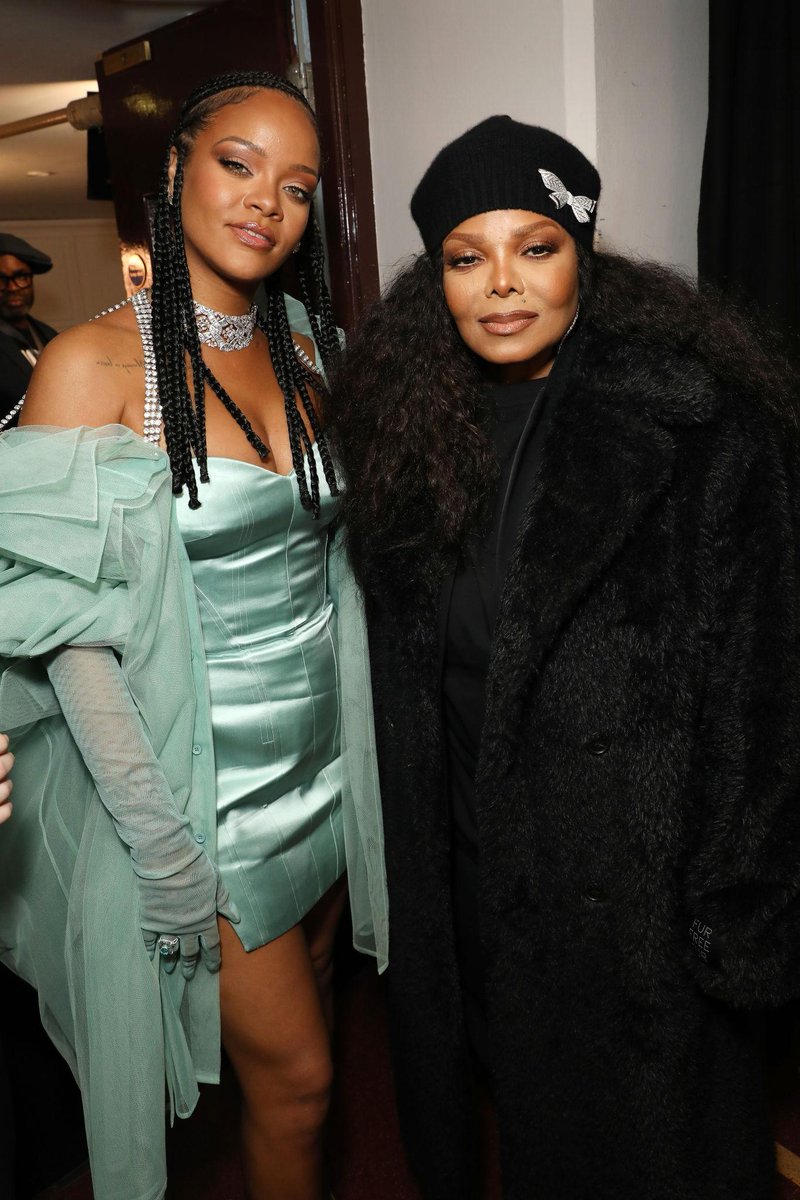 Rihanna Range tweet media