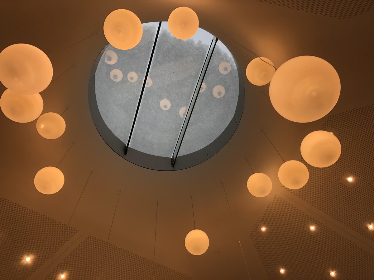 BramptonLibrary's tweet image. Skylight view from #SpringdaleBranch ⚪⚫🔴#bramptonlibrary