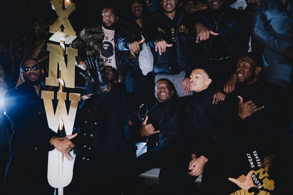 WheresMyPsBruhv's tweet photo. Words can't explain the moment but we Phinally Free🖤💛🤙🏾 https://t.co/DifTQswBr1
