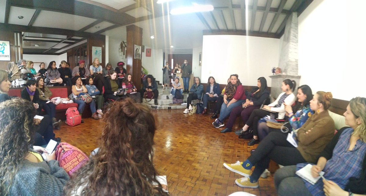 Las feministas en #Bogotá también paramos ✊🏽

Estamos construyendo nuestro pliego de unidad para aportar al paro histórico de #Colombia 🇨🇴