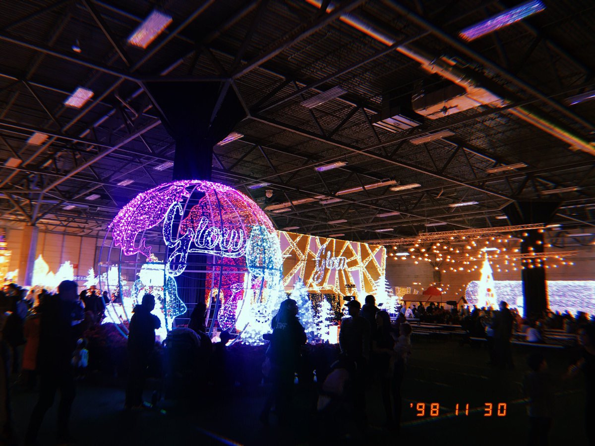 TheJivinBelles's tweet photo. We had a fantastic time singing at @glow_edmonton this past Saturday!  You can catch us at Glow again tonight at 6:30 pm and 8:15 pm! 🎄🎵❤️ #yeg #yegevents #yegmusic #thejivinbelles #glowedmonton https://t.co/iH2fTRpDmy