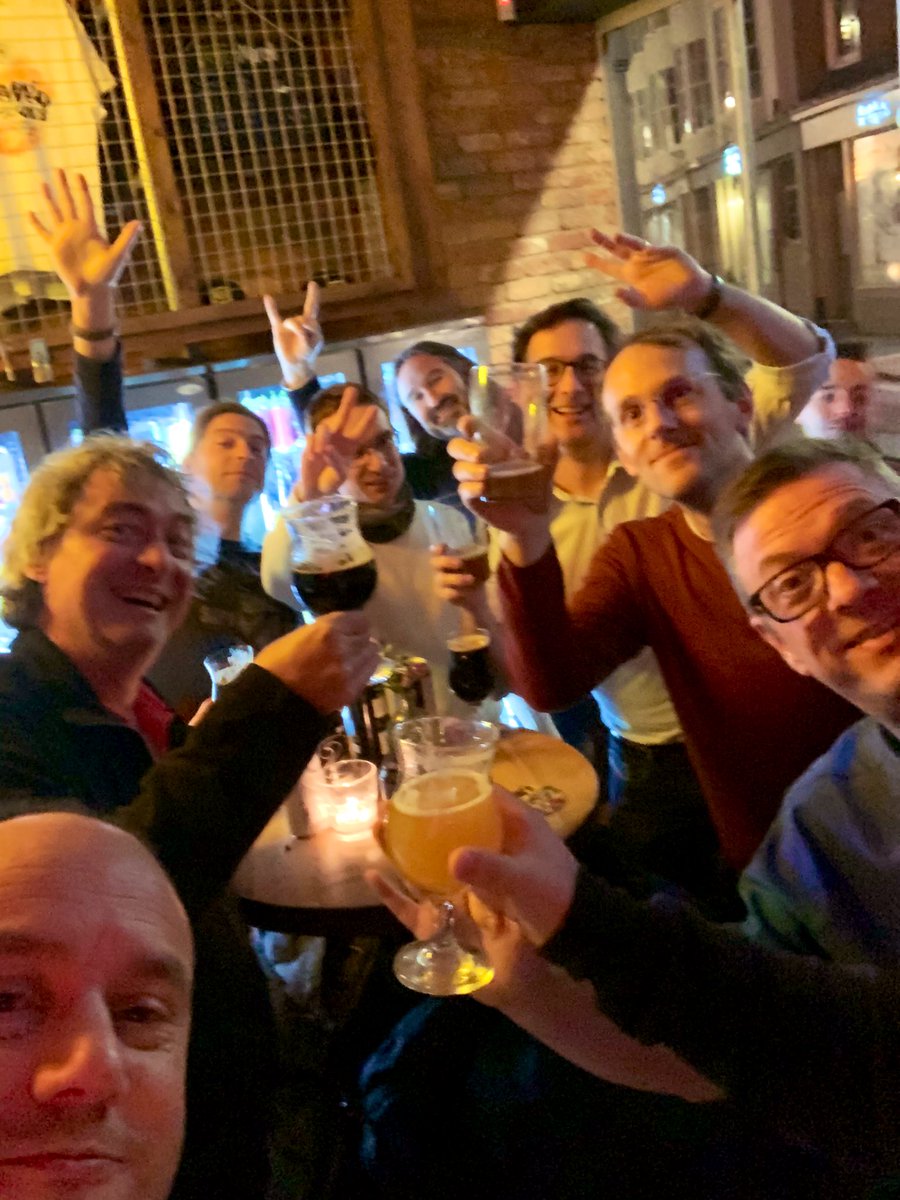 RonEkins's tweet image. #Oracle #ACED post drinks with @MikeDietrichDE #techfest19 @oracleace