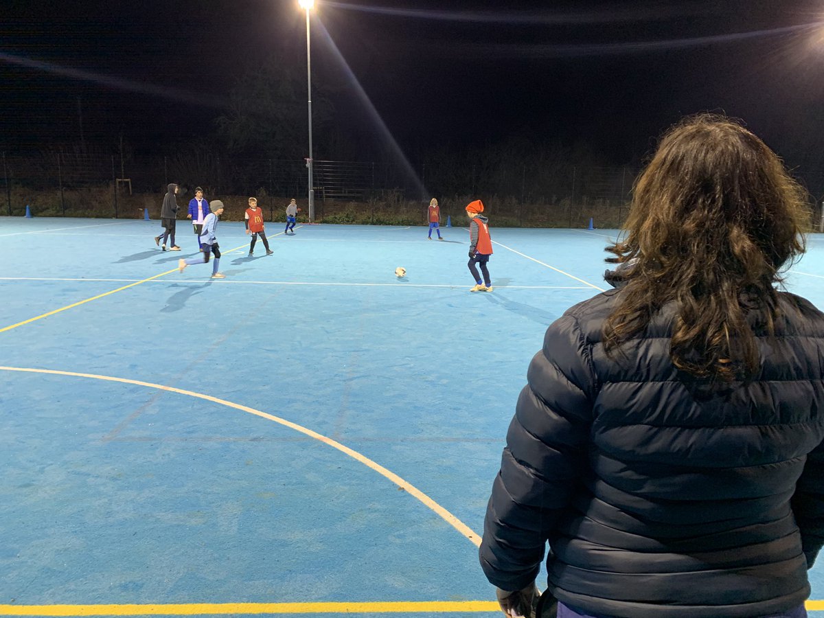 KatieDWales's tweet image. View from the turf 📺 
Great engaging and positive session from @Tayls71 this evening, but I’ll not say too much more as that’s for the homework!! #plandoreview #reflecttoperfect #shecancoach @OxfordshireFA #FACoachMentor