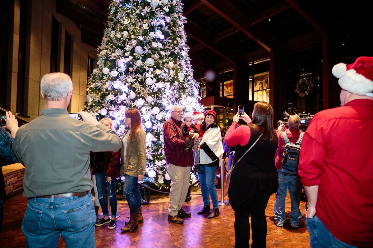 Friday evening, visitors gathered at the Museum for a special concert by the <a href="/mccrarysisters/">mccrary sisters</a>, enjoyed our annual tree lighting, and a few snowflakes! For more info on holiday happenings here at the Museum: countrymusichalloffame.org/deck-the-hall/

Supported by <a href="/balsamhill/">Balsam Hill</a> &amp; @NashvilleHilton