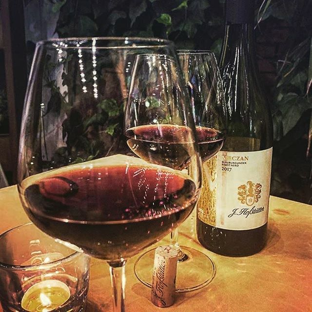 IncontridiVite's tweet photo. #winelover #wine #redwine #whitewine  #sommelier #tasting #winetasting #vino  #drink #foodandwine #instawine #photooftheday #winelabel #roma #rome #italianwine #italy #pinotnoir #trentino https://t.co/16yEDHXYCQ https://t.co/XCa1EeECss