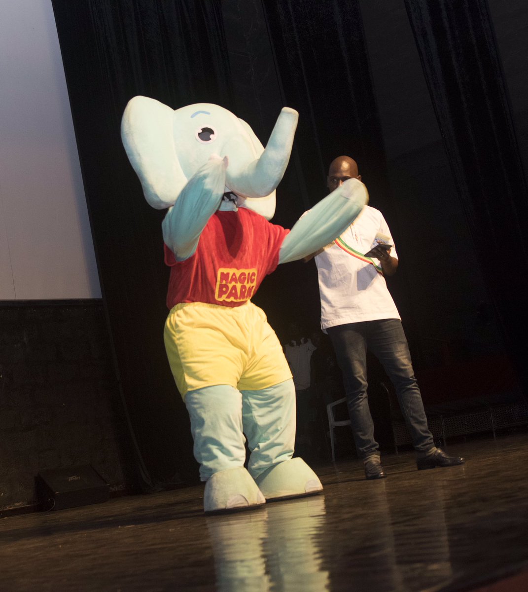 DivertixGN's tweet photo. Au spectacle #Polistik de #SowPedro au CCFG.
Rdv à #MagicPark2019 du 21 au 29 Décembre au Stade de Nongo. https://t.co/tA8XqVvl7p