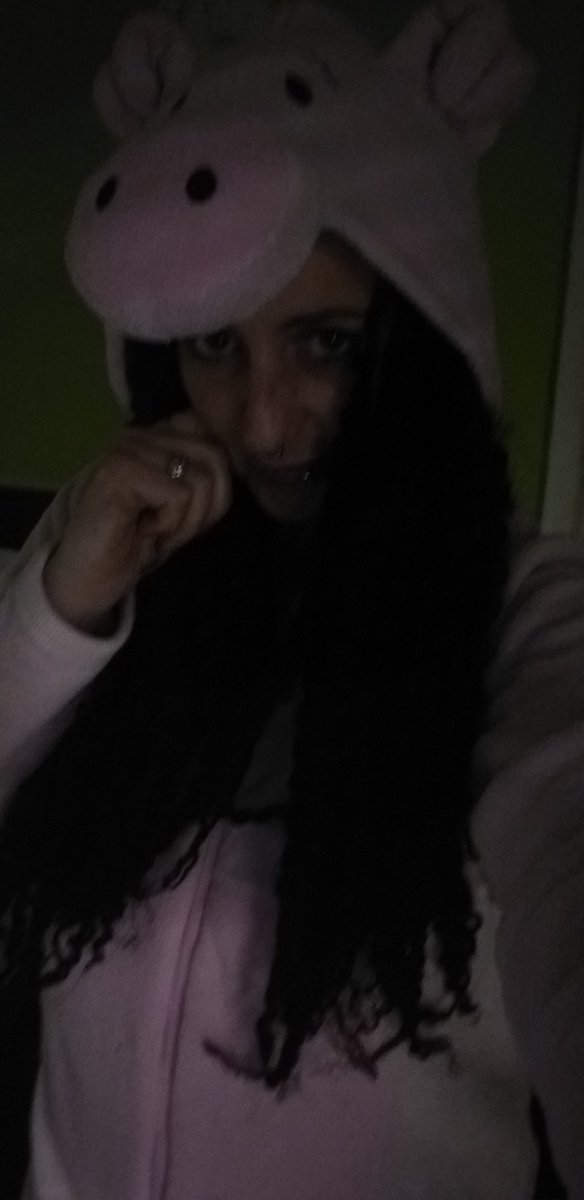 QueenBlueSnow's tweet photo. The last paypig that was disobedient is now my new onsie 😈😈
Get sending my little piggies
#findomme #paypig #finsub #humanatm #cashcow #paypet #findompet #paypiggy https://t.co/TdvxofJHOW