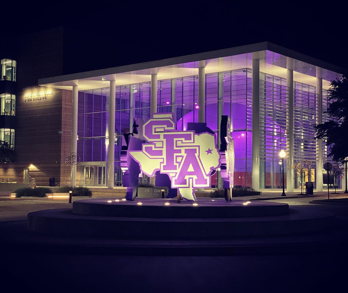 SFASU's tweet photo. Extra purple pride is now on constant display at SFA!
A sculpture of SFA’s logo was recently installed in front of the Cole STEM Building. Selfies are welcomed and encouraged.
📷: Jeremey Rocha https://t.co/6BOsDW55xF