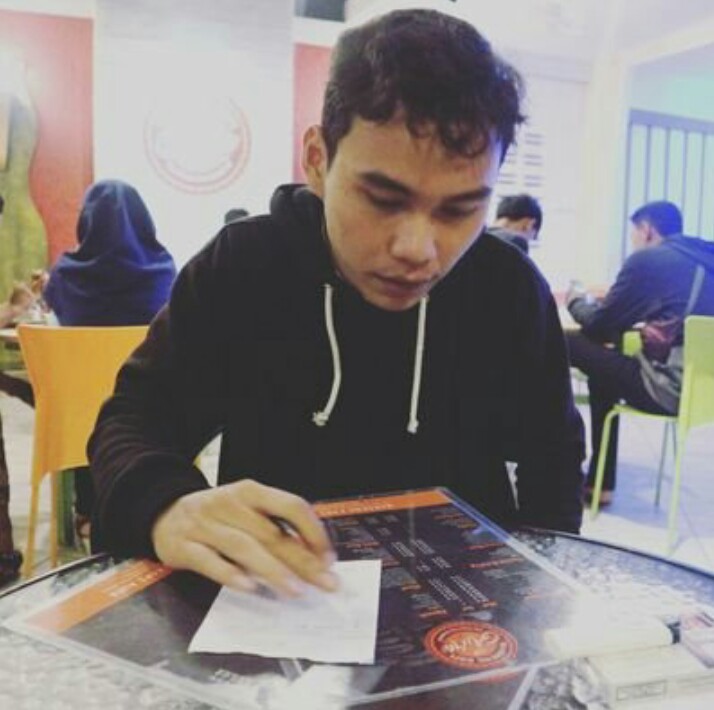 babe_galak's tweet photo. @RizkiIllahi19 @andreant_vs @ErwinAzharie @FPIcurutHTI emang ngeblokir bisa nutupin rai ne po?  mungkin di daerah njenengan tinggalnya broo
nih wajahnya https://t.co/kOPcNKXMO2