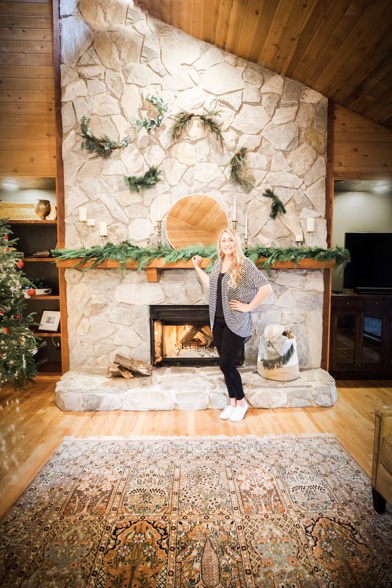 HGC_Designbuild's tweet image. We had the opportunity to style a client’s mantle for Christmas and it was SO. MUCH. FUN. Head over to the link below for 3 simple tips to decorate your mantle this holiday season shared by our very own @HilaBeans22.

bit.ly/holiday-mantle