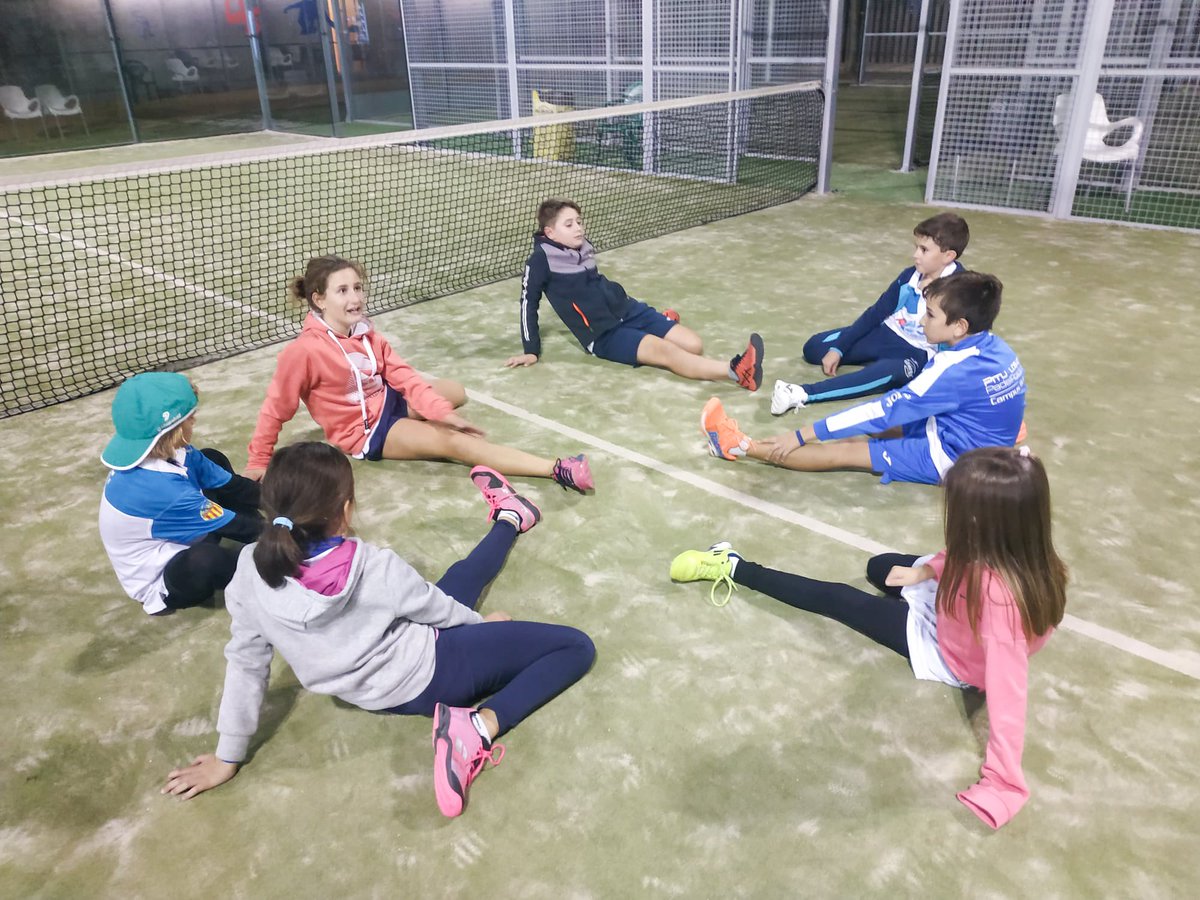 🔩 Otra Tecnificación en Sanvi Pádel 🙌🏼

Este fin de semana se ha realizado la tecnificación en 📍Sanvi Pádel. Una tecnificación que ha contado con una visita muy especial. La jugadora WPT Marina Martínez Lobo ha explicado su experiencia a los jóvenes jugadores. 👏🏽