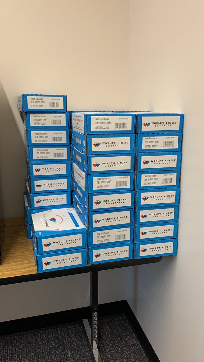 NorthHS_AVID's tweet photo. Mr. Brown’s AVID10 and AVID11 classes have some chocolate to sell! #fundraiser #ThisIsAVID @SalemKeizerAVID  @AVIDOregon @NorthSalemHS https://t.co/pVaJvfone5