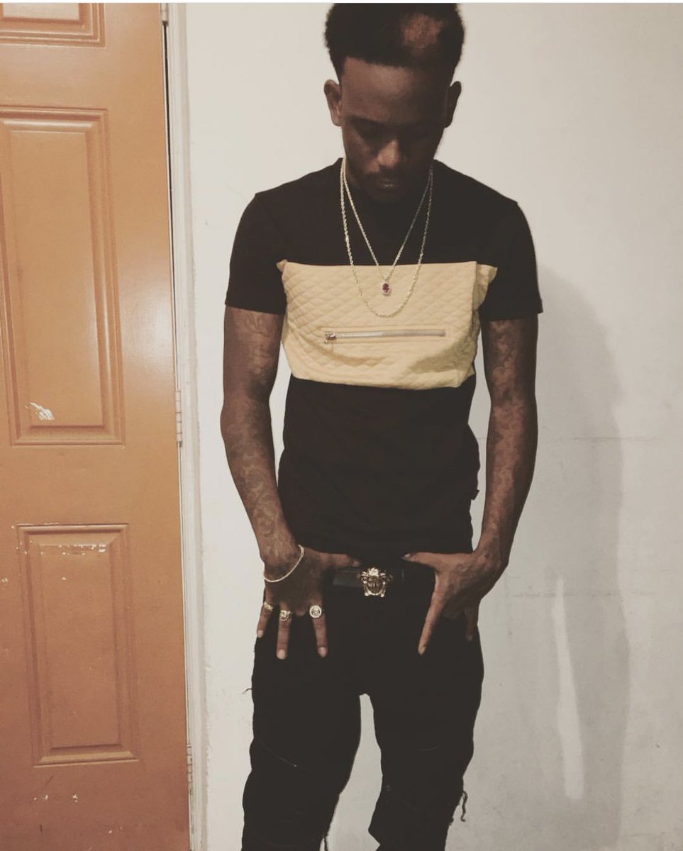 moneymonion's tweet photo. been a year and still ainβt forgot about you .... LOVE YOU big bro #RipMaine 12/2/18 β€οΈ https://t.co/VJ1n4RPL2a
