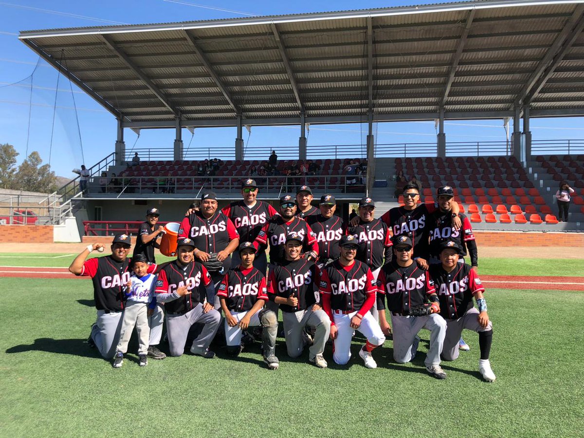 Quiero felicitar al equipo de #béisbol "CAOS" por resultar ganadores de la liga municipal de #Texcoco en la fuerza plata. Sin duda el #deporte es una de las actividades que debemos seguir fomentando,por ello mi reconocimiento a quienes participan con sus familias en estos eventos