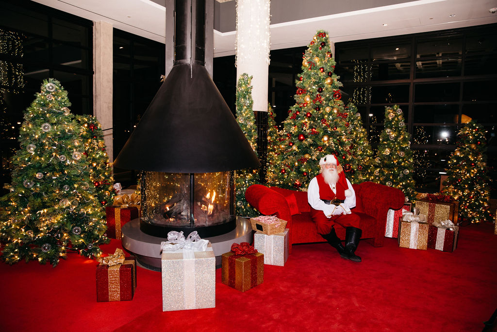 ShopMidtownSK's tweet photo. Planning ahead is key to a successful holiday shopping season. Visit shop https://t.co/v1SdJ5Pf95 to stay on top of Midtown's holiday hours and Santa photo hours 🎄#yxe #saskatoon #shopmidtown https://t.co/7cwZS7aL37
