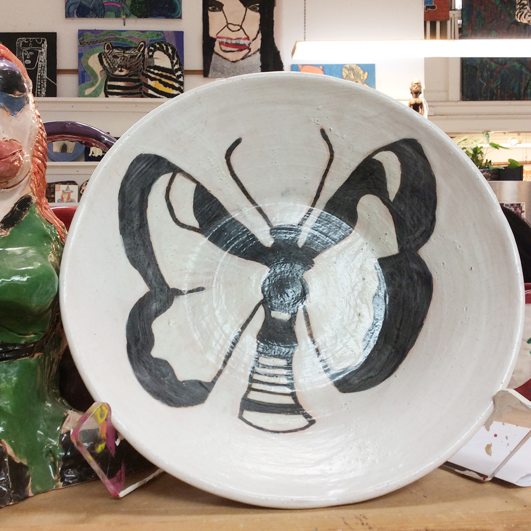 creativityxplrd's tweet photo. Here’s #PaulGee in the studio working on his series of vases &amp; platters featuring his classic butterfly &amp; owl iconography. We love Gee’s newest owl - a variation on his common black &amp; white color palette. #handbuilt #ceramics #wip #artistinthestudio #outsiderart https://t.co/1NQwVqgJ4w