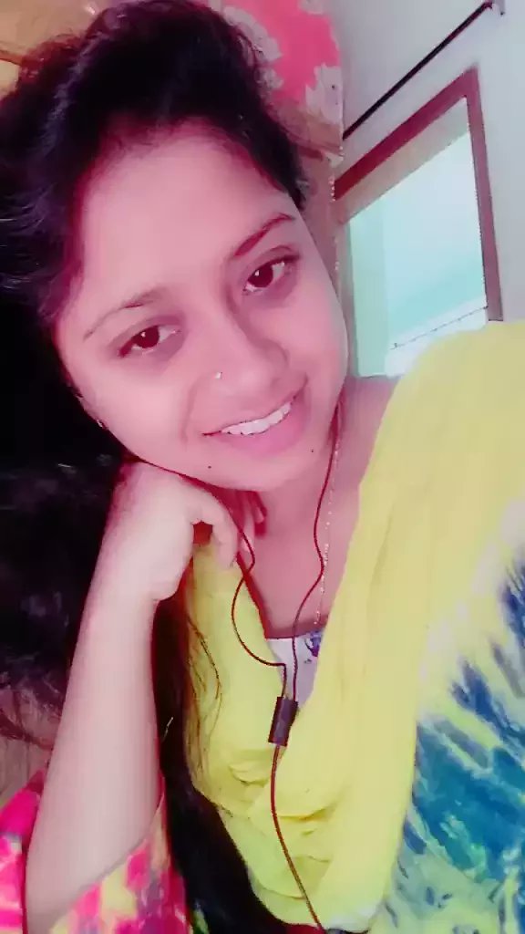 TusfiRohman's tweet photo. প্রিয় ভাই ও বোন এই মেয়ে নাম তাহামিনা বাড়ি মুন্সীগঞ্জ এই মেয়ে জে ছেলে টা সাথে পরকীয়া করে পালিয়ে গেছে ওই ছেলে নাম বাবু বাড়ি বরিশাল ফায়ারসার্ভিস কাজ করে আগে মিরপুর পল্লবি থাকতো এখন বিবাহিত ওই মেয়ে ��ে নিয়ে ওর কোন এক বোন এর বাসায় থাকে তাই সবাই কে বলতে চাই বেশি বেশি শেয়ার https://t.co/GhRTK3IsW3