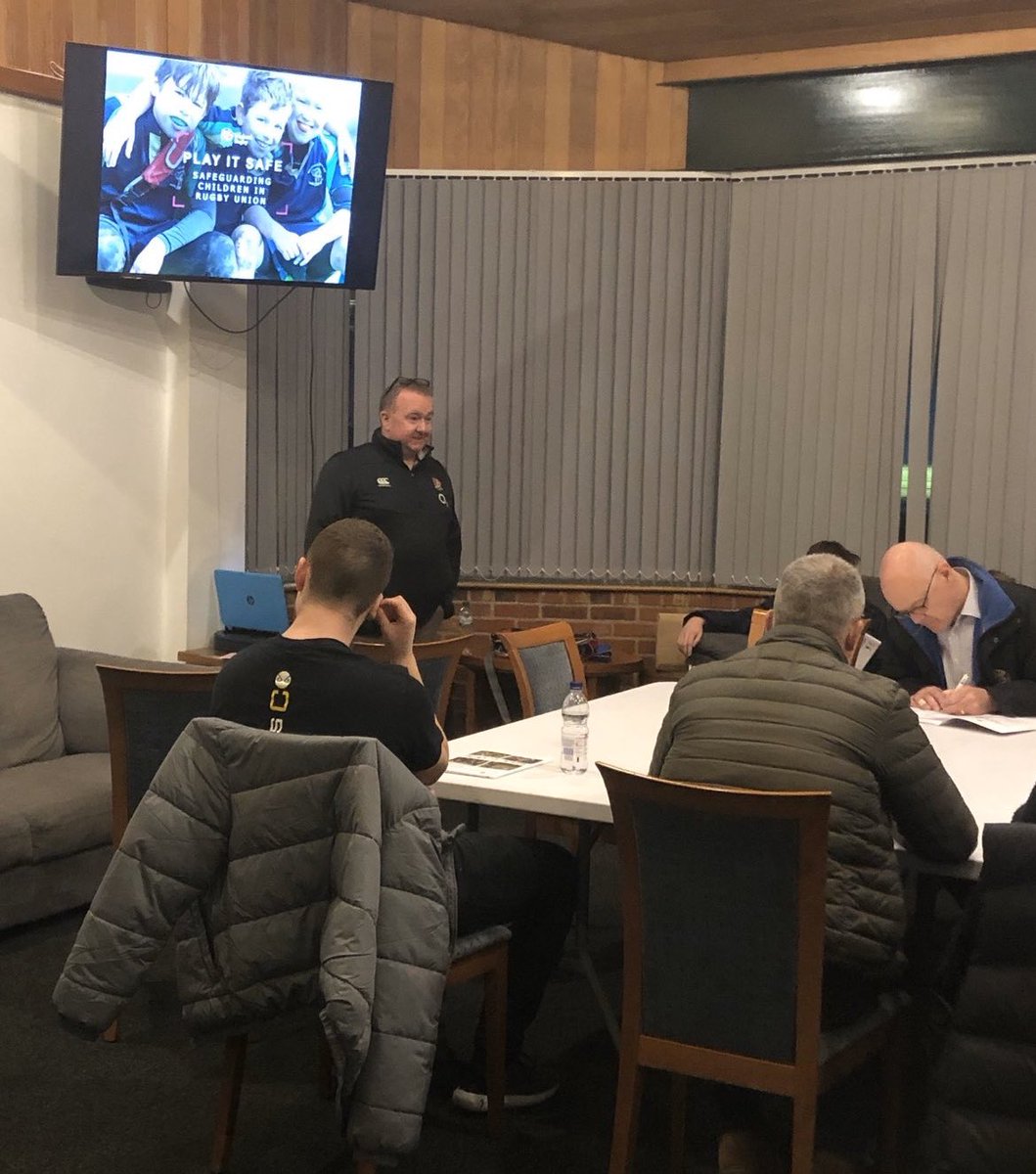 dazdolby's tweet image. Great interaction &amp;amp; questioning from 24 @WSORofficial Match Officials tonight for the Play it Safe course at @broadstreetrfc ! @RFUWarwickshire @RFUSafeguarding @RugbySafe #keepingourkidssafe