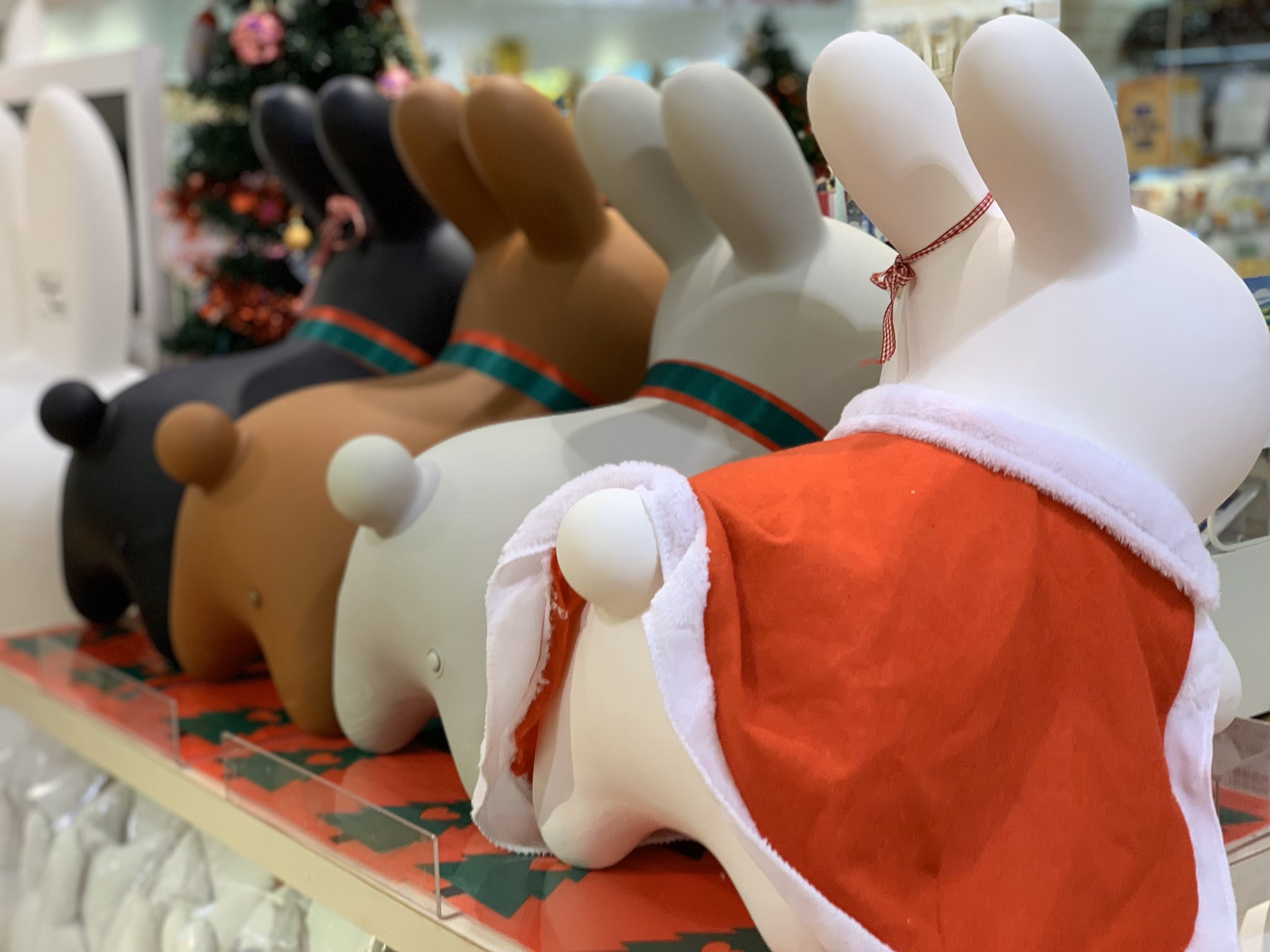 キデイランド吉祥寺店 ミッフィースタイルからのお知らせ クリスマスおすすめ商品のご紹介 ブルーナボンボン ブルーナボンボンミニ 家にあったら絶対可愛い 大人にも子供にも大人気です ミッフィー ミッフィースタイル キデイランド吉祥寺店 ミッフィースタイルからのお知らせ クリスマスおすすめ商品のご紹介 ブルーナボンボン ブルーナボンボンミニ 家にあったら絶対可愛い 大人にも子供にも大人気です ミッフィー ミッフィースタイル
