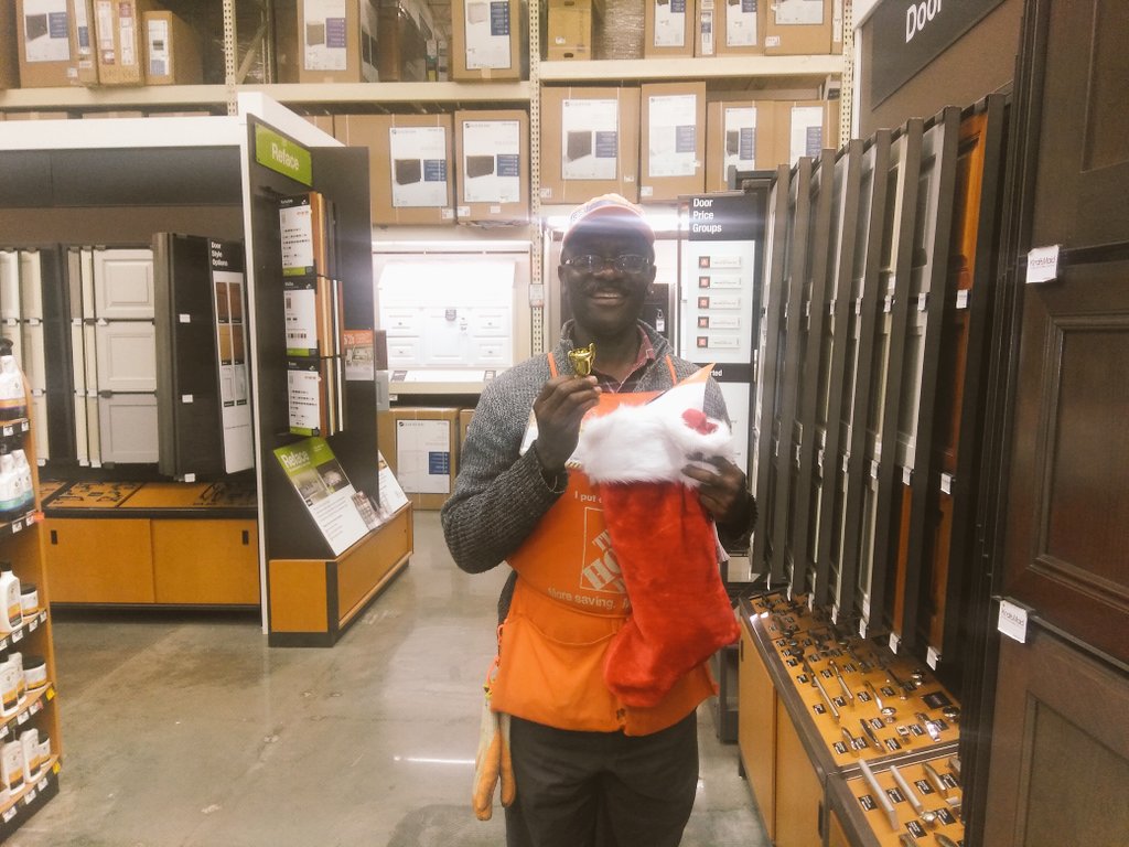 Congrats to Taiwo our Black Friday MVP. Taiwo exhibited great customer service while driving Sales, Credit, HDPP and Pipeline.
I'm so proud of you Taiwo. 
Keep it up #livingourvalues