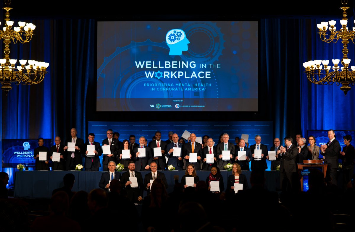 HCAhealthcare's tweet photo. HCA Healthcare is privileged to join @DeptVetAffairs and @USCCFoundation in a pledge to prioritize mental health and emotional well-being in the workplace.

#PositiveImpact #WellbeingAtWorkPledge #MentalHealthMonday https://t.co/BiznyXZ23O