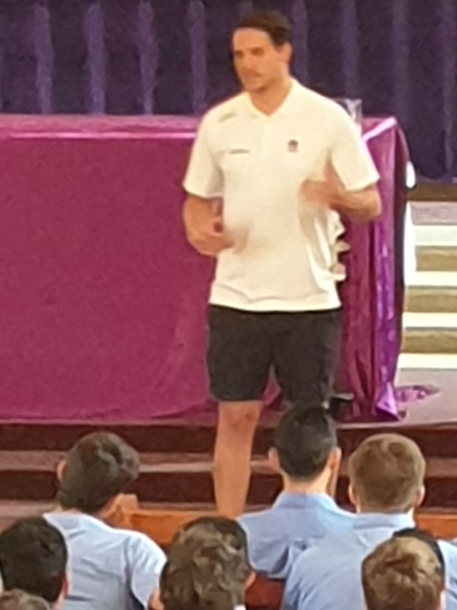 Holy Cross College tweet media