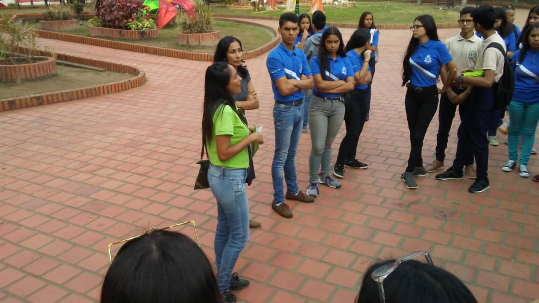 CulturaZEBnas's tweet photo. 02Dic/Charla de Sensibilización Turística patrimonial y Recorrido al Centro Histórico de Barinas, con 66 Estudiantes de 5to año del LB. Cinqueña III y 4 profesores.
Entes participantes INATUR, IACEB y ZEB @DCulturamppe @JorgePerezVZLA @zebarinas05 #PatrimonioYTurismo #Brigadas https://t.co/3crnEk49Ak