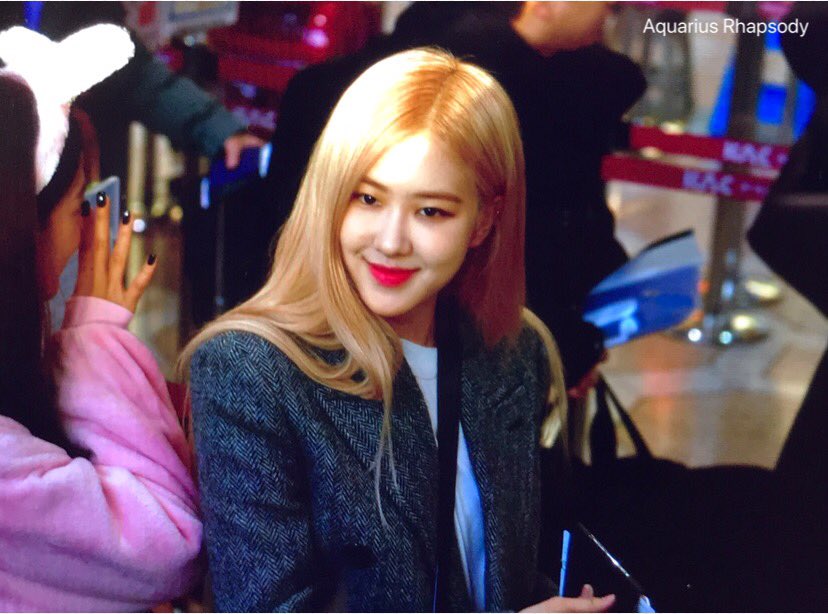 Aquarius_R0211's tweet photo. 191203 
#BLACKPINK #블랙핑크 #로제 #ROSÉ https://t.co/xLJUVkJv5Z