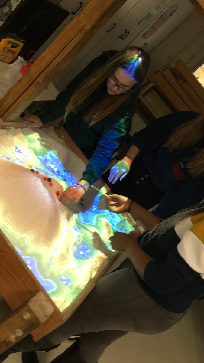 techmental's tweet image. S’s @SMA_School using #ARSandbox to create 3D models of local geography @ASDWLimelight with @MattRTMcGuire