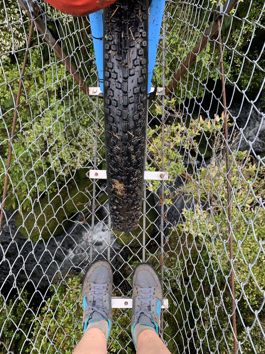 efdarlington's tweet image. This is why I LOVE some solo adventures. Get to a narrow wire bridge over a gorge, handlebars too wide to fit. Just gotta work it out! #TourAotearoa #NewZealand #GirlOnABike #ThisGirlCan