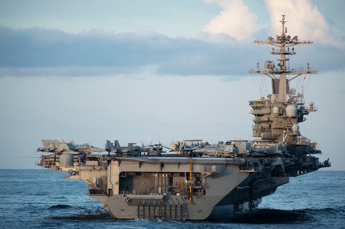 USN_Submariner's tweet photo. Beautiful shot of USS Theodore Roosevelt (CVN 71) in the Eastern Pacific
#USNavy #3rdFLT #CSG9 โ๏ธ๐บ๐ธ https://t.co/IYqCcHYhvF