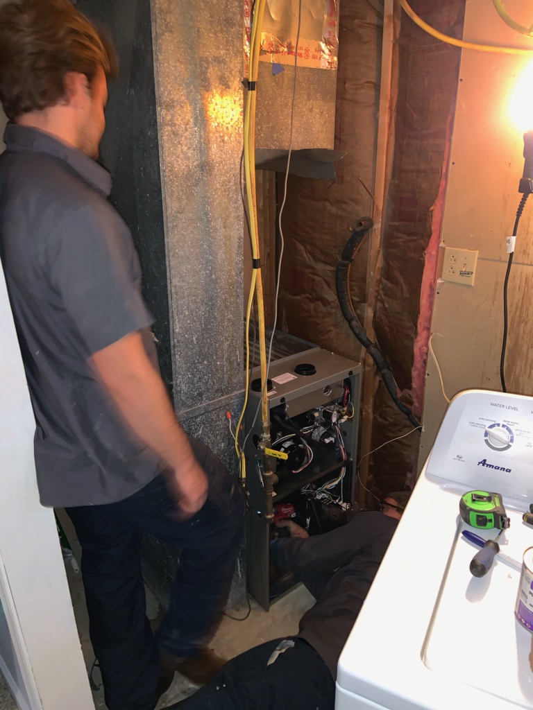 jandjcomfort's tweet photo. Check out our Installation Team hard at work during one of our recent installs. #InstallLife #Installers #Install #TeamWork #Lennox #HardWork @LennoxAir https://t.co/dJ8v3Yobgx