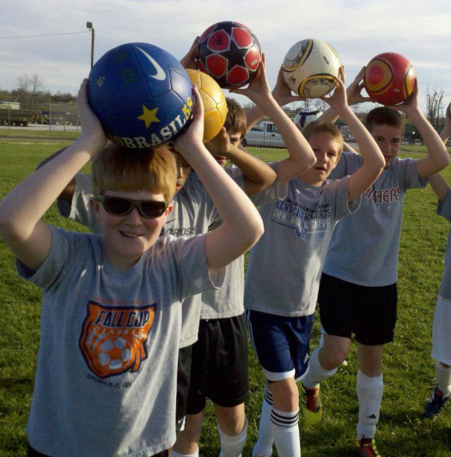 Don’t be late to practice .... and don’t forget your soccer ball #oldschooltraining #onlytookonce ⁦@bookerryu⁩ ⁦@jamiedsoccer⁩