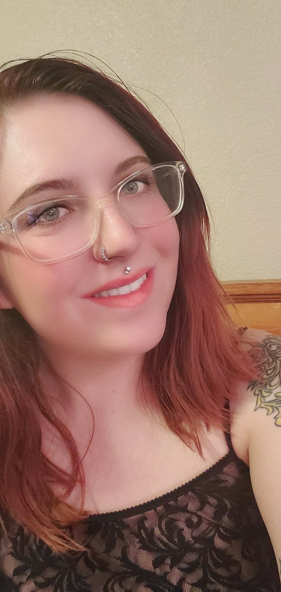 PandraPrying's tweet photo. Got my new glasses :) 
@KitKatBrothel https://t.co/nC5uLPmMaV