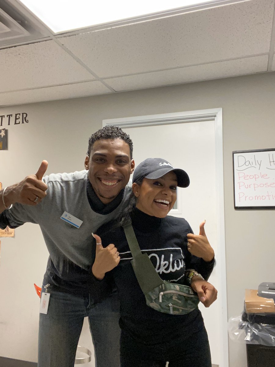 What can I say about my FIRST day as STORE MANAGER????? Incredible! Extremely excited to be at Lawton and Grateful for the Opportunity! #Hunting4number1 #Kamo @melissastroder @StephanyFulpAtt <a href="/LawtonTeam/">Team Lawton</a>