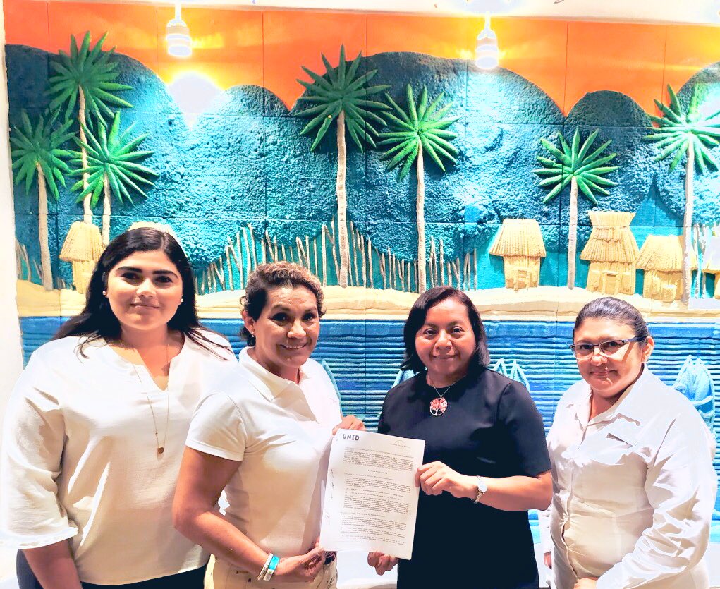 UNID_Czm's tweet photo. UNID Campus Cozumel firma Convenio de ESTADÍAS EMPRESARIALES con el Hotel PARK ROYAL en Cozumel. https://t.co/kXxFrVkPRh