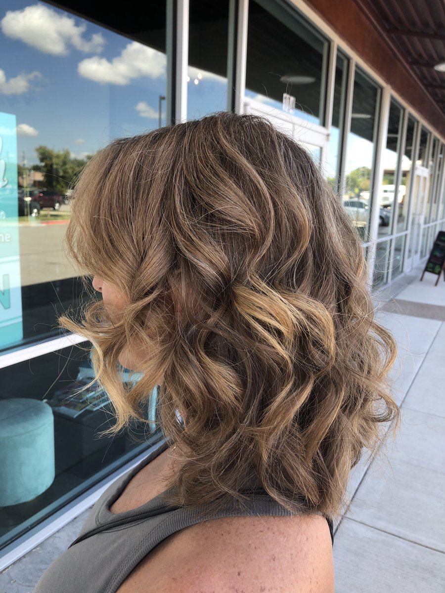 joyfullypiper's tweet photo. Hey girls 💕I just started my new business Georgetown area &amp; would really appreciate a retweet. 
I work with balayage, highlights, cuts. 💇🏼‍♀️
Since I’m just starting out &amp; I need clientele I would much appreciate a retweet. 
My next forever client could be on your TL 
Thread: https://t.co/bR2EVvoRmW