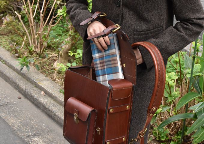 作り手：今瀬が愛用しているガロンリュックをご紹介。 約5年使用して